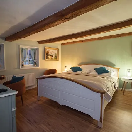 Gesindehaus Nyaraló *